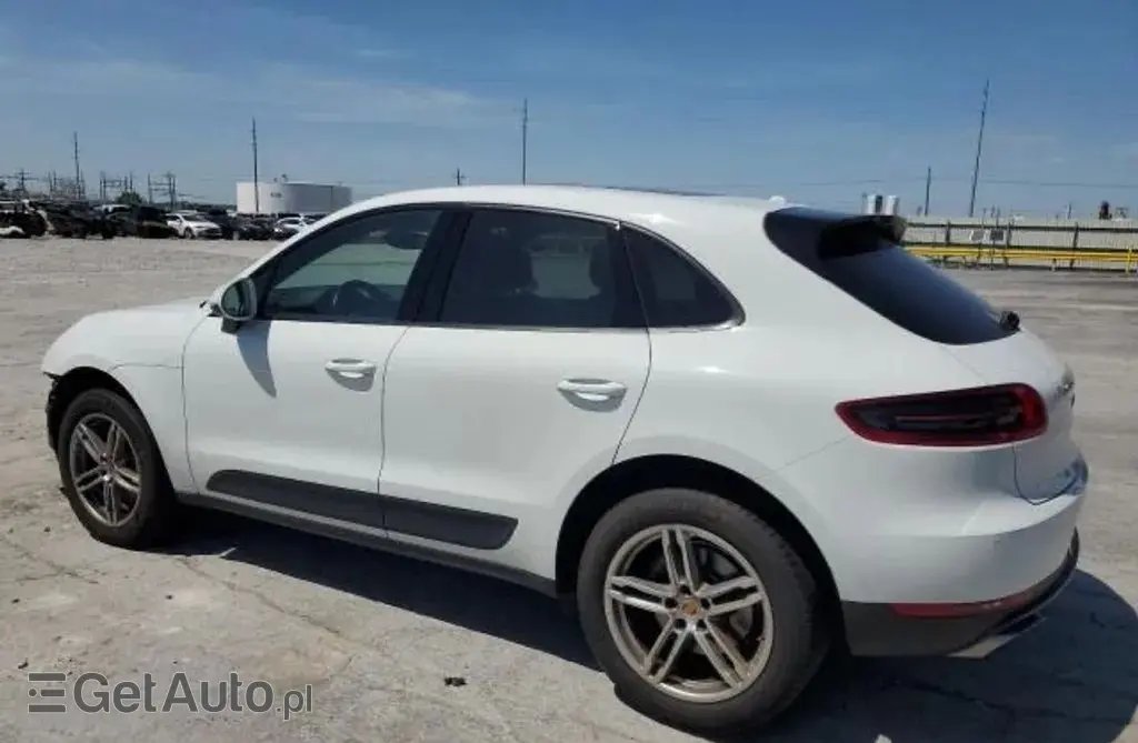 PORSCHE Macan 