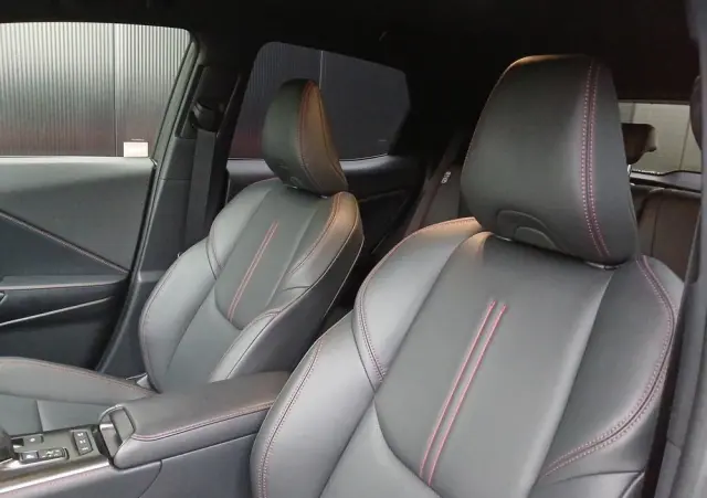 LEXUS LBX 1.5 Hybrid Emotion