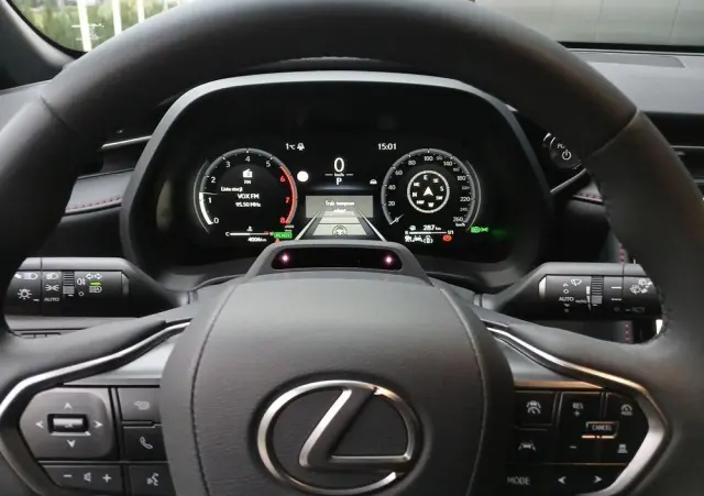 LEXUS LBX 1.5 Hybrid Emotion