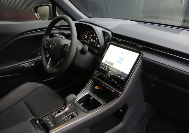 LEXUS LBX 1.5 Hybrid Emotion