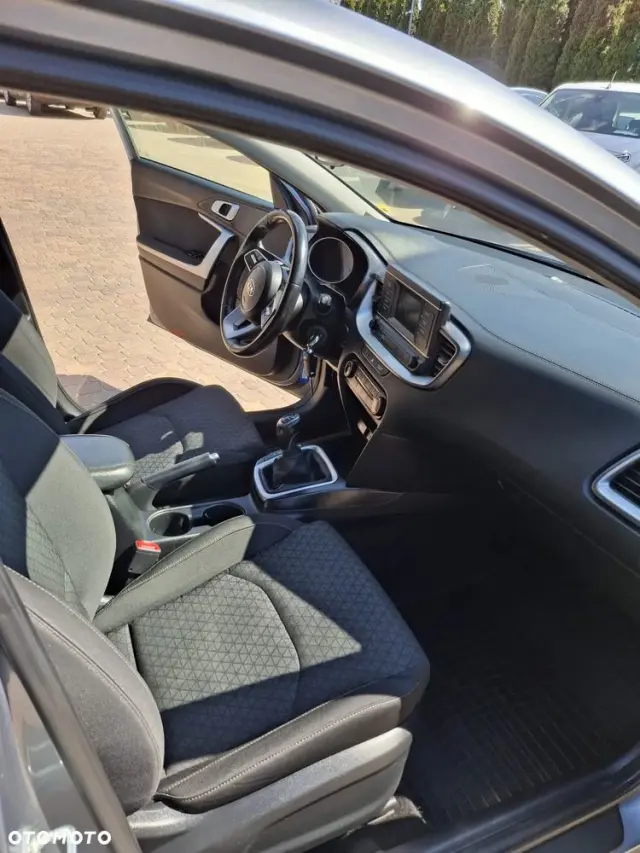KIA Ceed 1.6 CRDi mHEV M