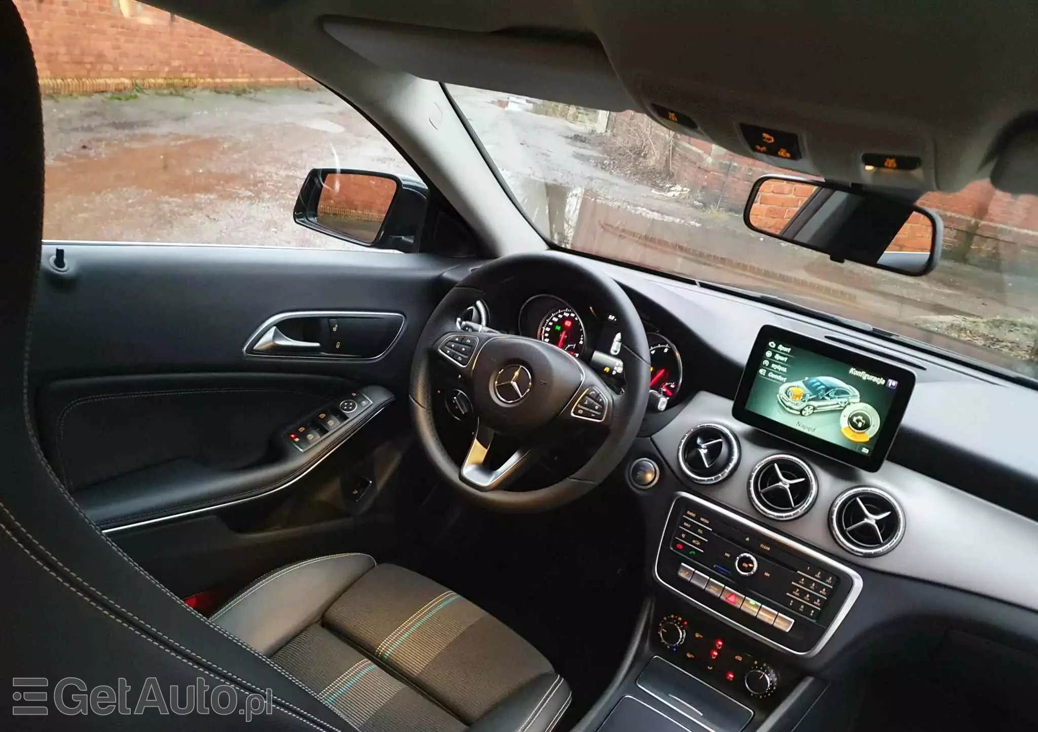 MERCEDES-BENZ CLA 180 7G-DCT