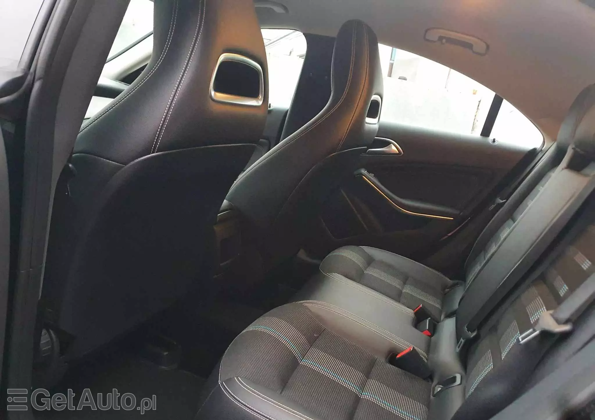 MERCEDES-BENZ CLA 180 7G-DCT