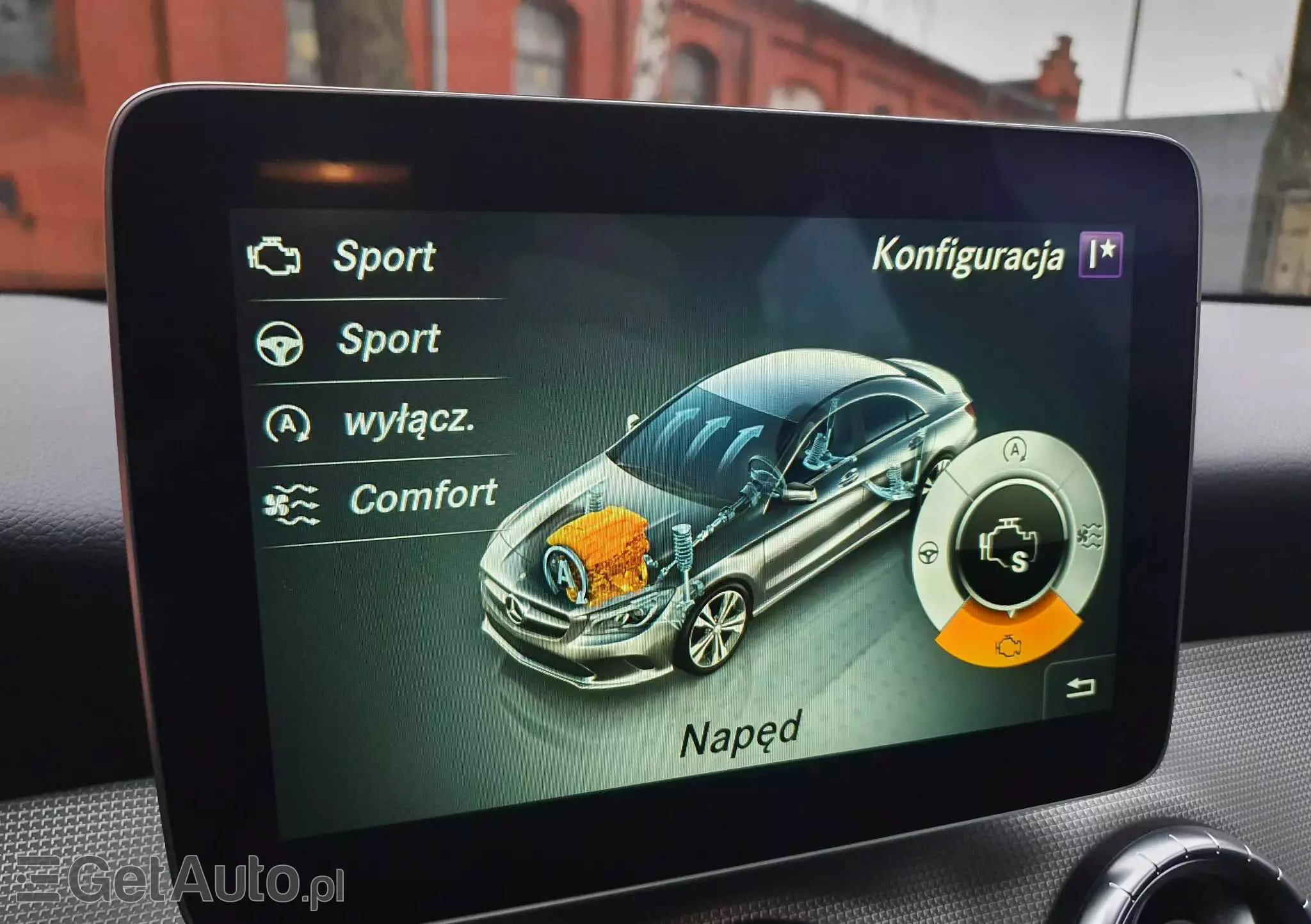 MERCEDES-BENZ CLA 180 7G-DCT