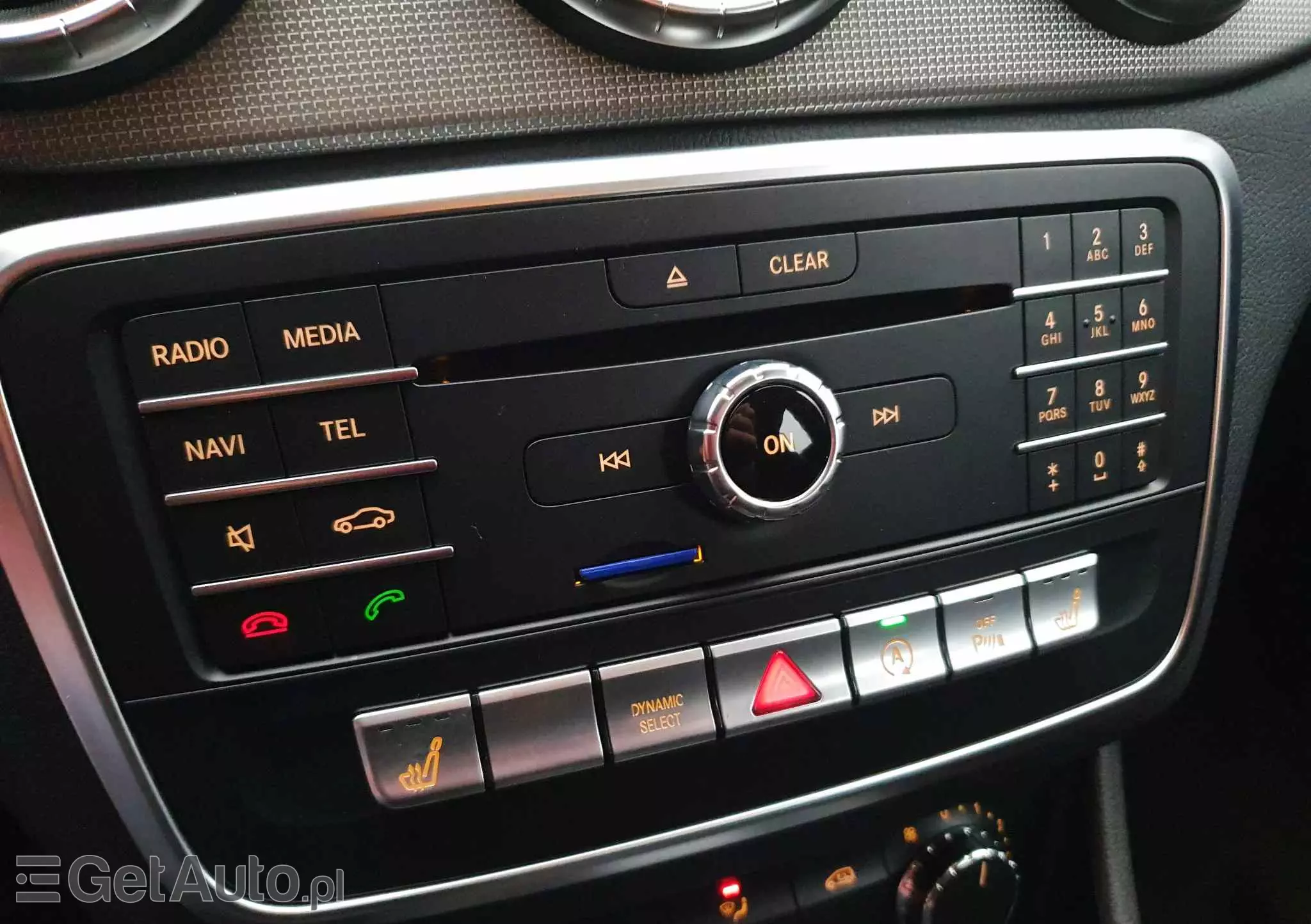 MERCEDES-BENZ CLA 180 7G-DCT