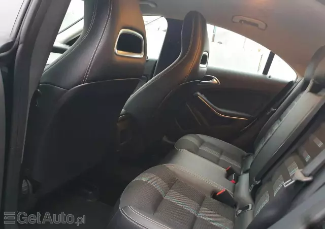 MERCEDES-BENZ CLA 180 7G-DCT