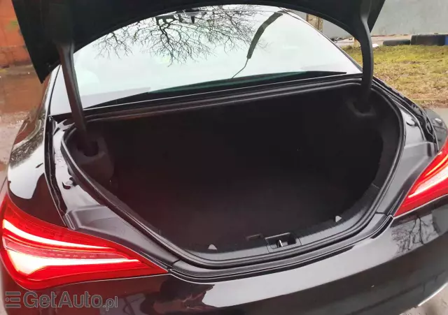 MERCEDES-BENZ CLA 180 7G-DCT