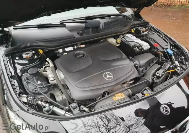 MERCEDES-BENZ CLA 180 7G-DCT