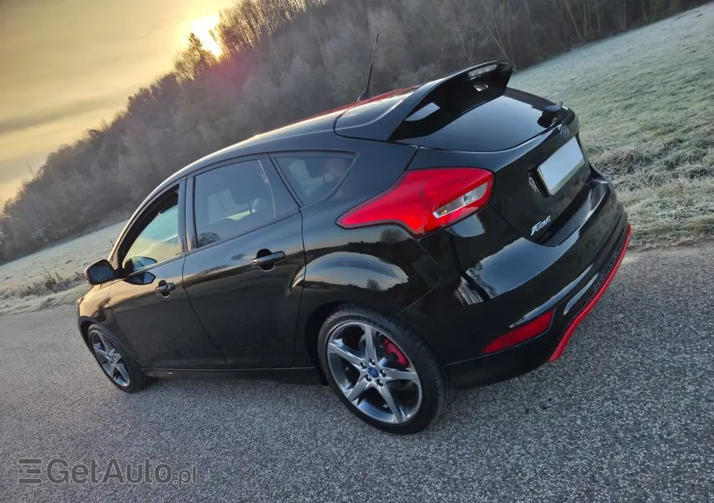 FORD Focus 1.0 EcoBoost ST-Line Red ASS
