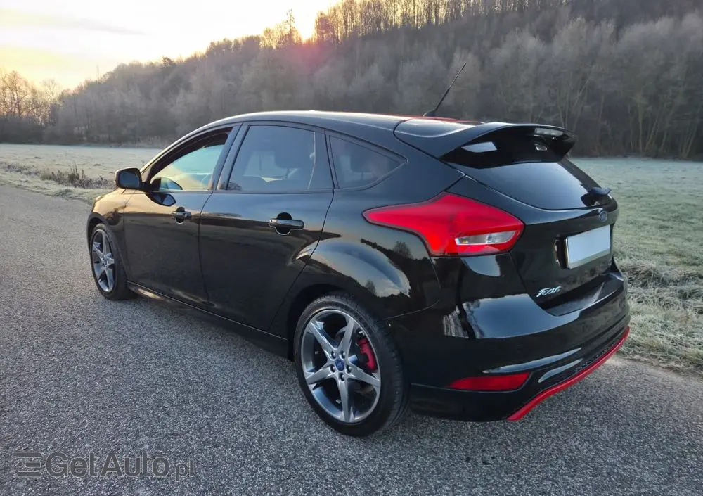 FORD Focus 1.0 EcoBoost ST-Line Red ASS