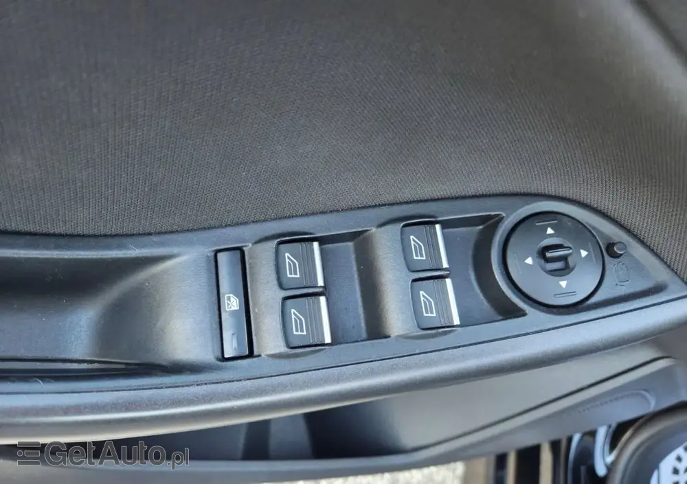 FORD Focus 1.0 EcoBoost ST-Line Red ASS