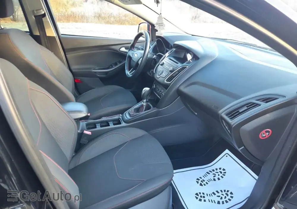 FORD Focus 1.0 EcoBoost ST-Line Red ASS