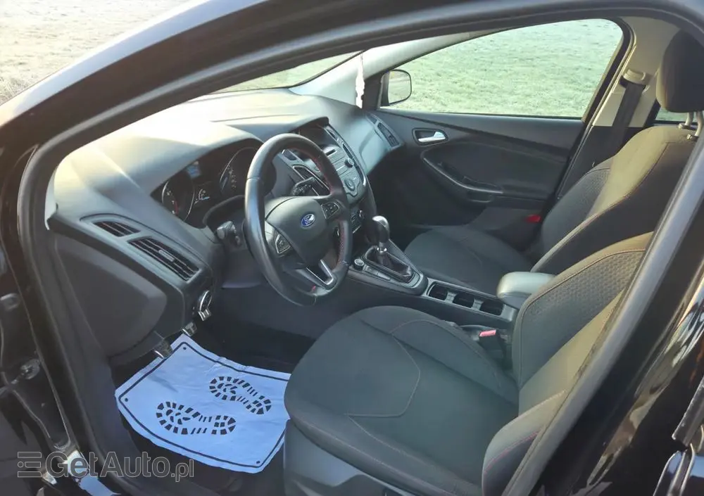 FORD Focus 1.0 EcoBoost ST-Line Red ASS