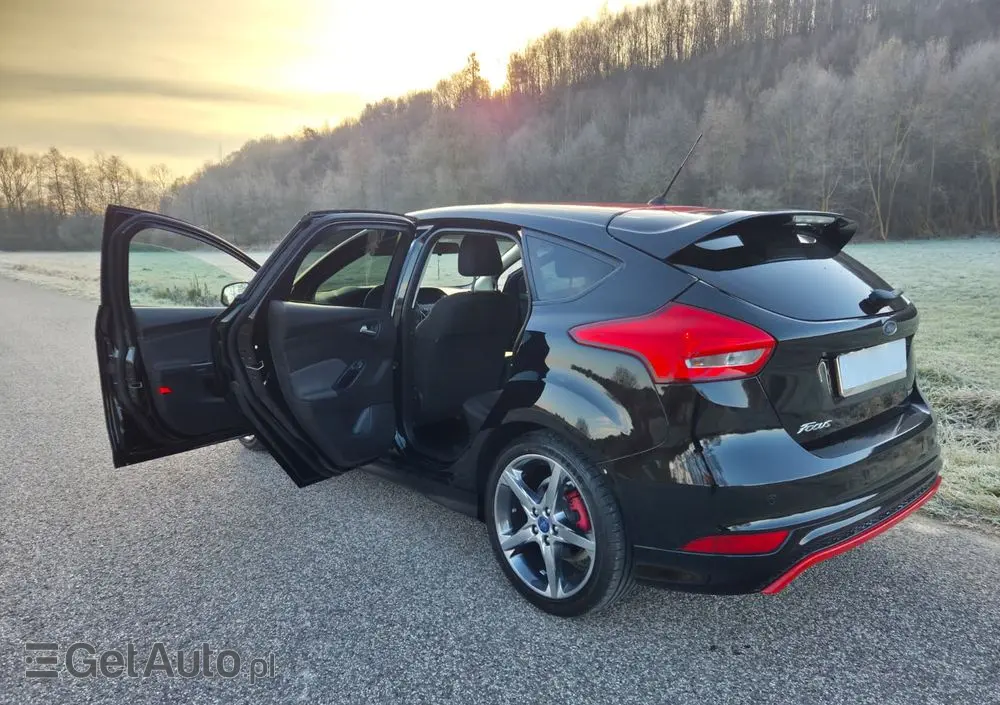 FORD Focus 1.0 EcoBoost ST-Line Red ASS