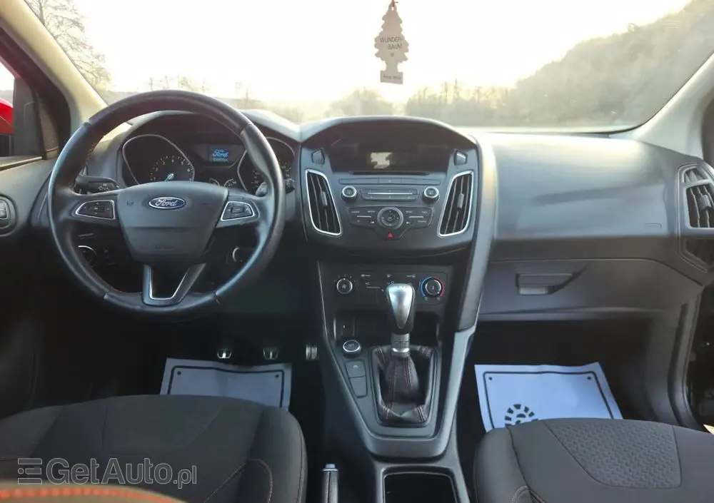 FORD Focus 1.0 EcoBoost ST-Line Red ASS