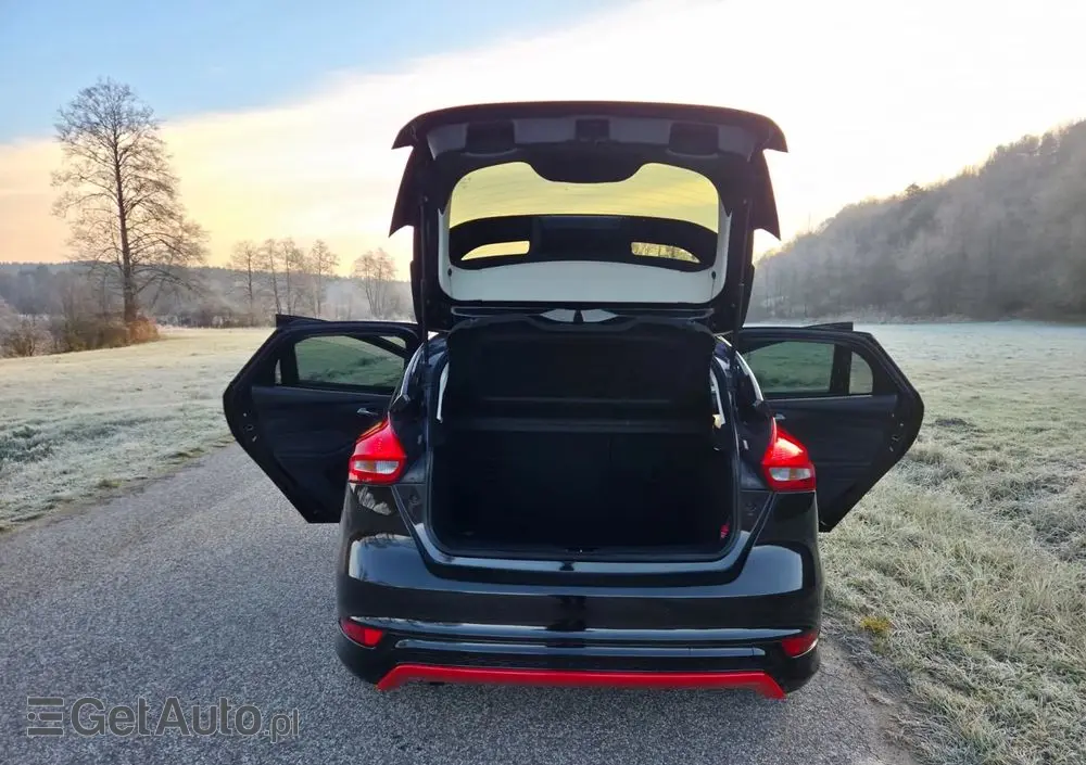 FORD Focus 1.0 EcoBoost ST-Line Red ASS