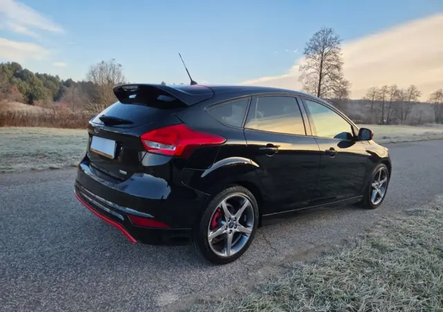 FORD Focus 1.0 EcoBoost ST-Line Red ASS