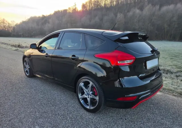 FORD Focus 1.0 EcoBoost ST-Line Red ASS