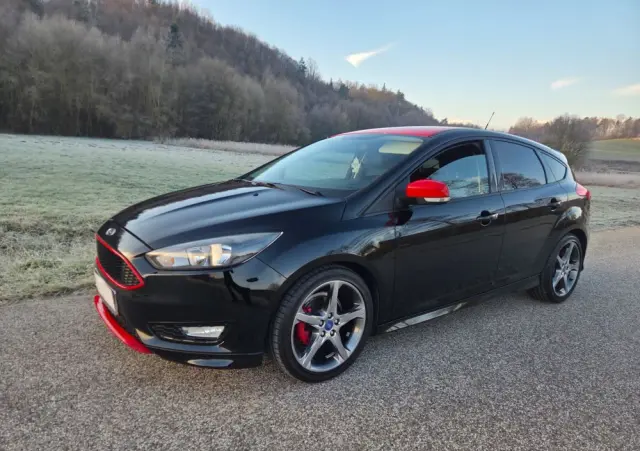 FORD Focus 1.0 EcoBoost ST-Line Red ASS