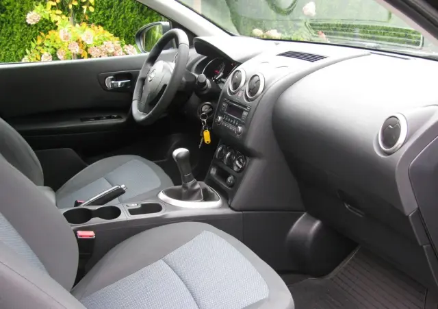 NISSAN Qashqai 1.6 Visia