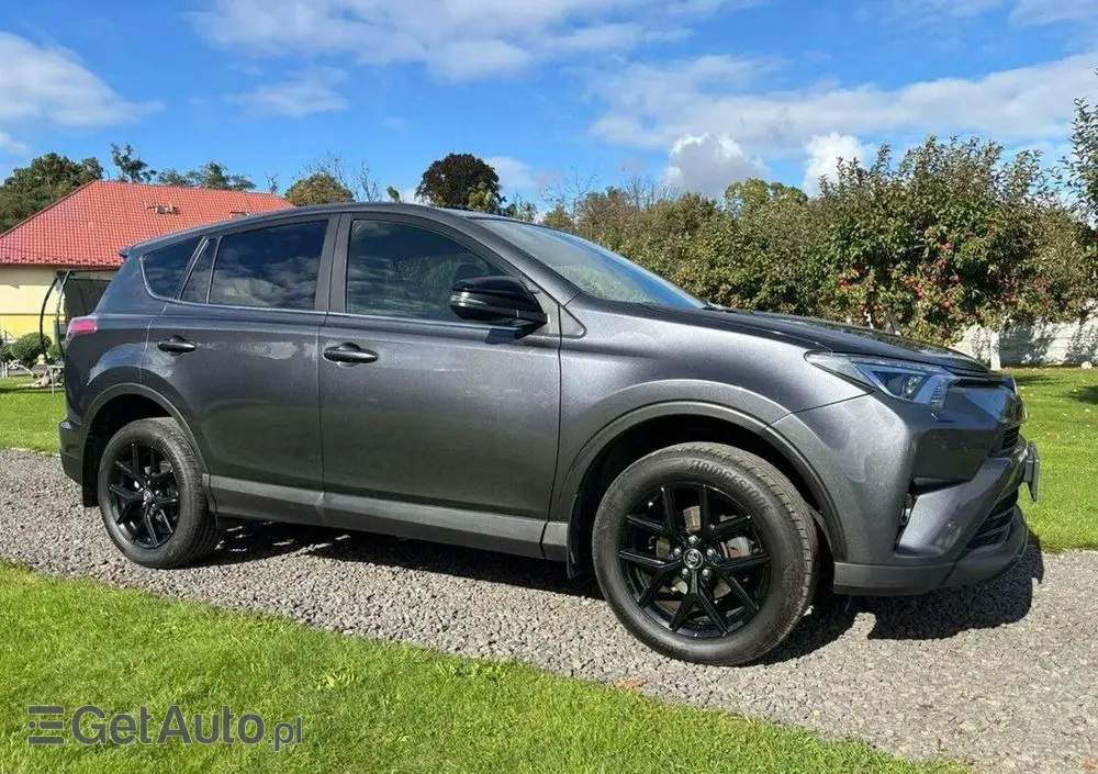 TOYOTA RAV4 2.0 Active 4x4