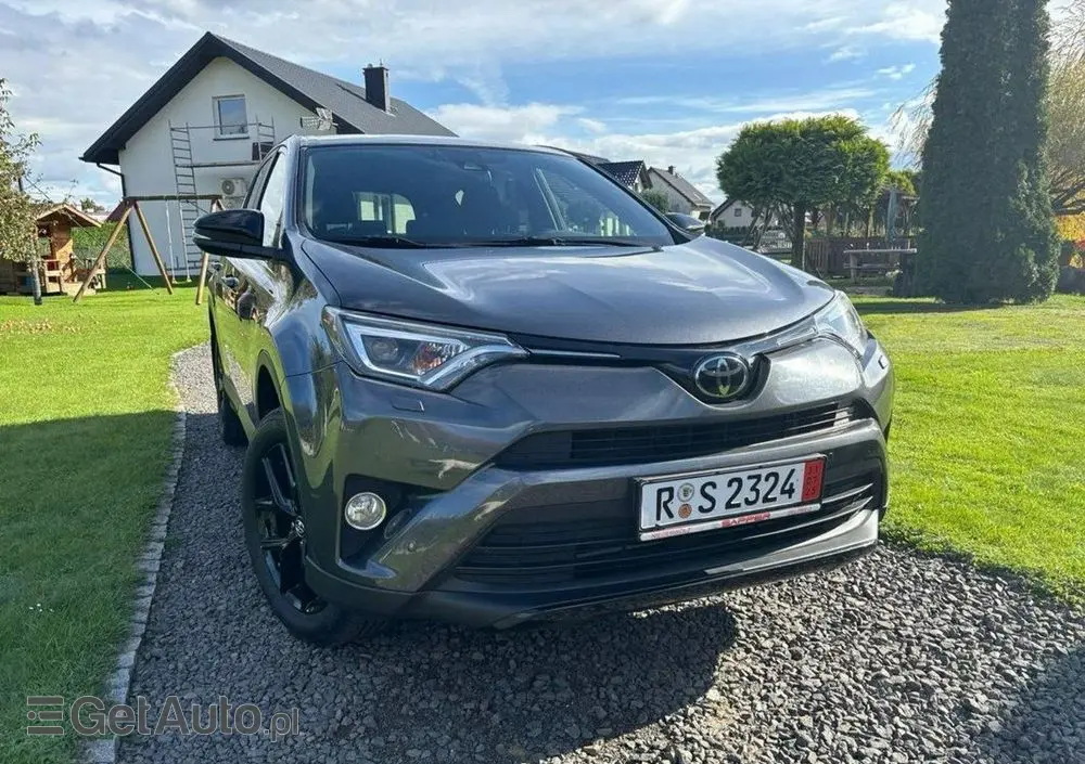 TOYOTA RAV4 2.0 Active 4x4