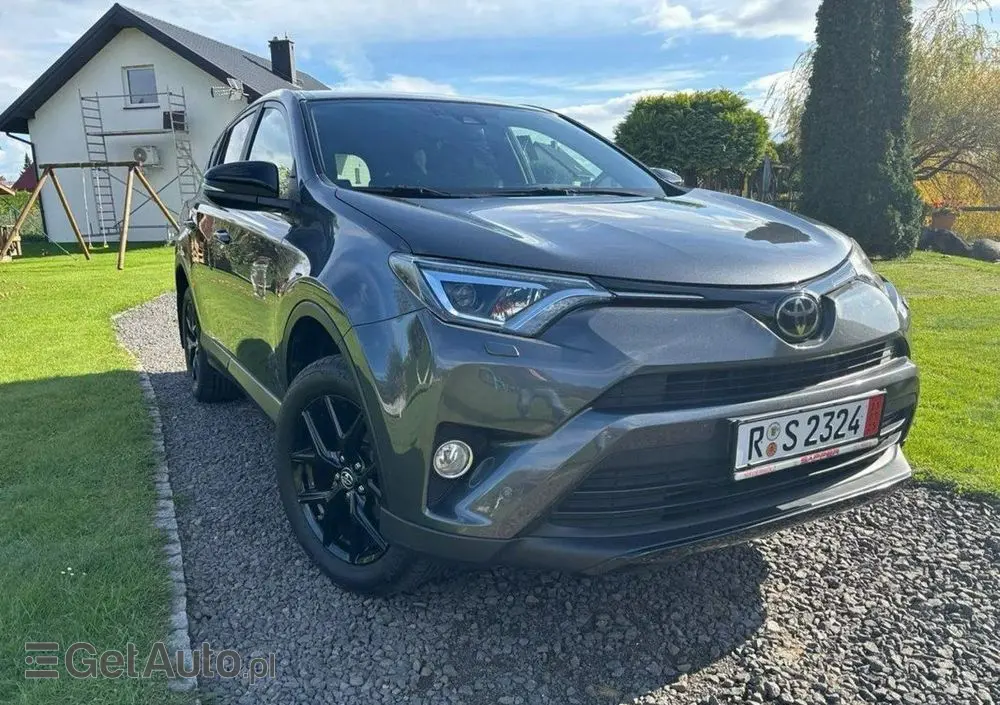 TOYOTA RAV4 2.0 Active 4x4