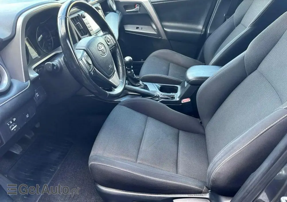 TOYOTA RAV4 2.0 Active 4x4