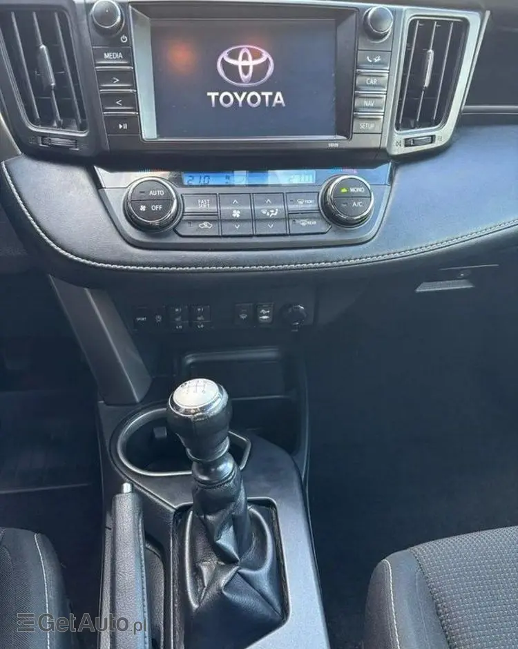 TOYOTA RAV4 2.0 Active 4x4