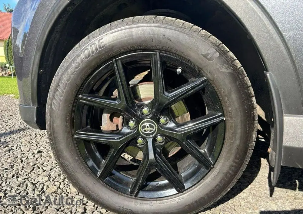 TOYOTA RAV4 2.0 Active 4x4