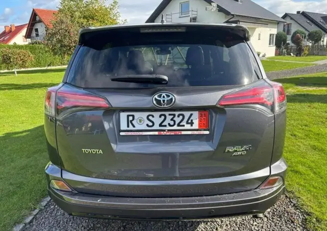 TOYOTA RAV4 2.0 Active 4x4