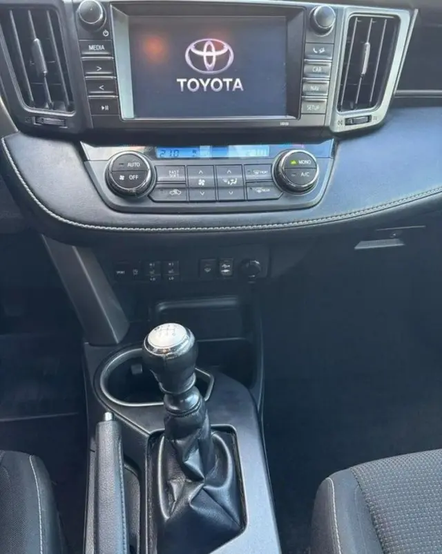 TOYOTA RAV4 2.0 Active 4x4
