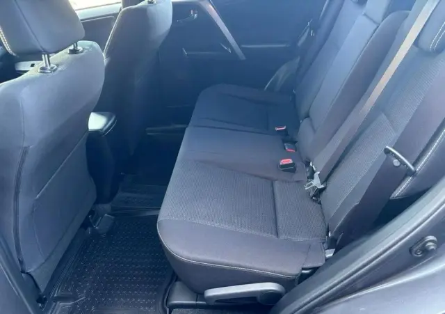 TOYOTA RAV4 2.0 Active 4x4