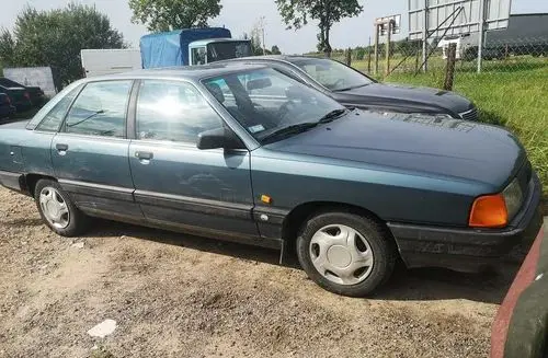 AUDI 100 