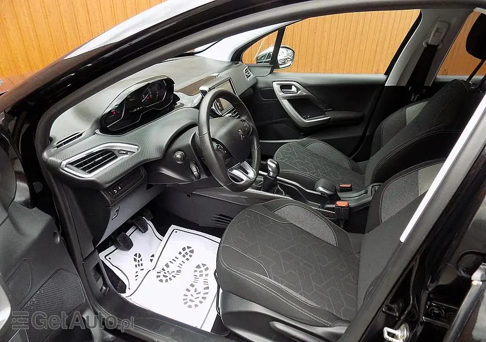 PEUGEOT 2008 PureTech 82 Style