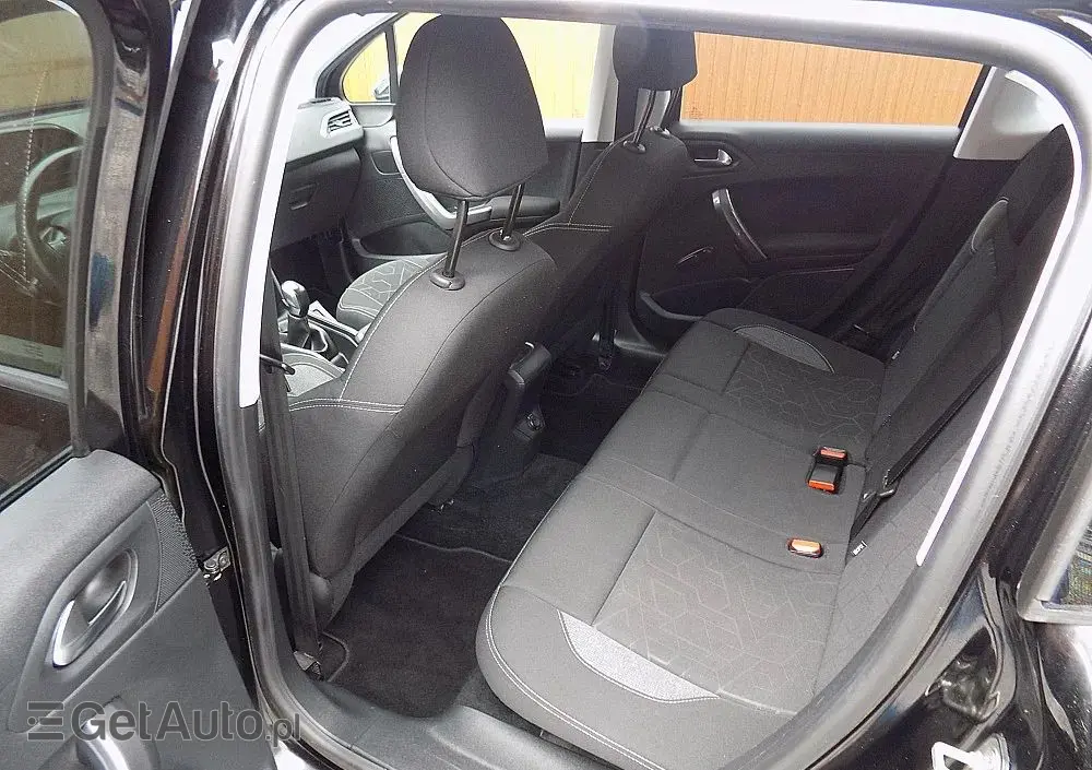 PEUGEOT 2008 PureTech 82 Style