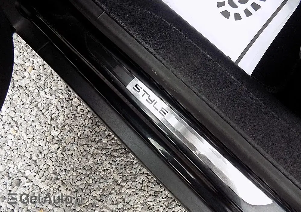 PEUGEOT 2008 PureTech 82 Style