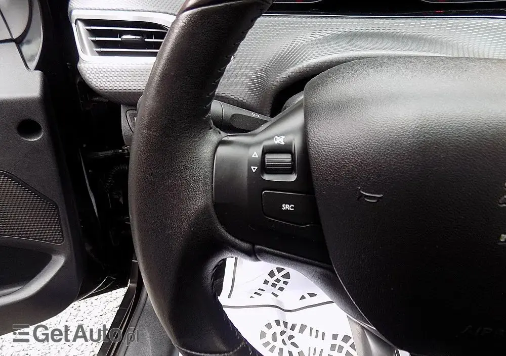 PEUGEOT 2008 PureTech 82 Style