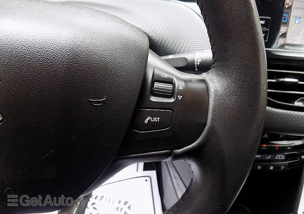 PEUGEOT 2008 PureTech 82 Style