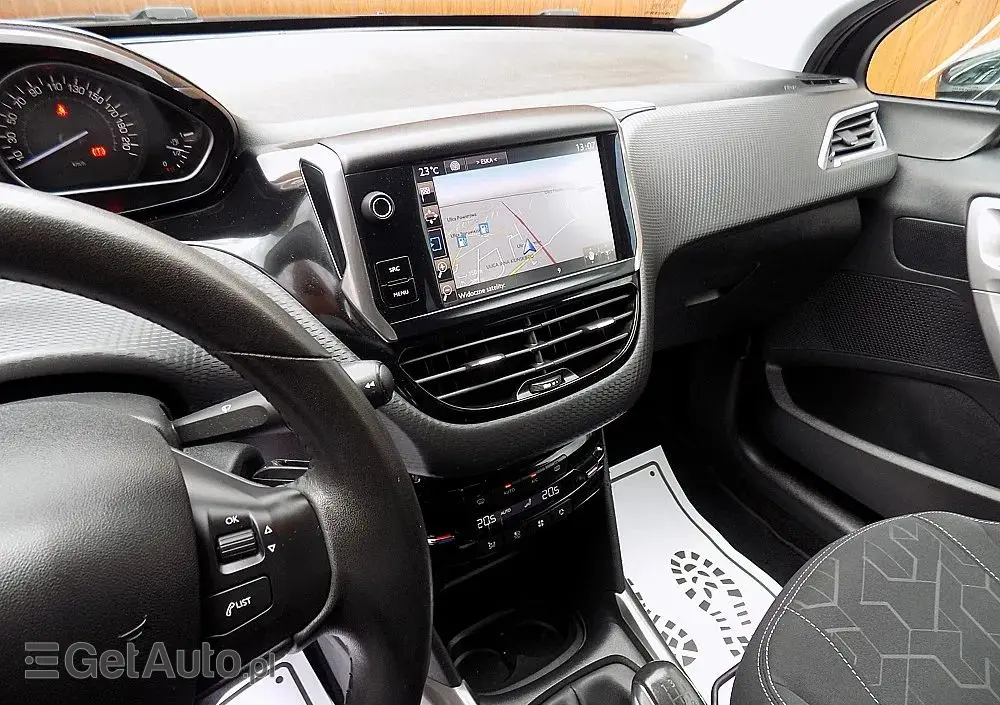 PEUGEOT 2008 PureTech 82 Style