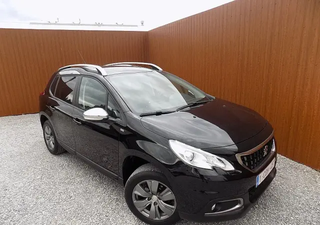 PEUGEOT 2008 PureTech 82 Style
