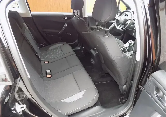 PEUGEOT 2008 PureTech 82 Style