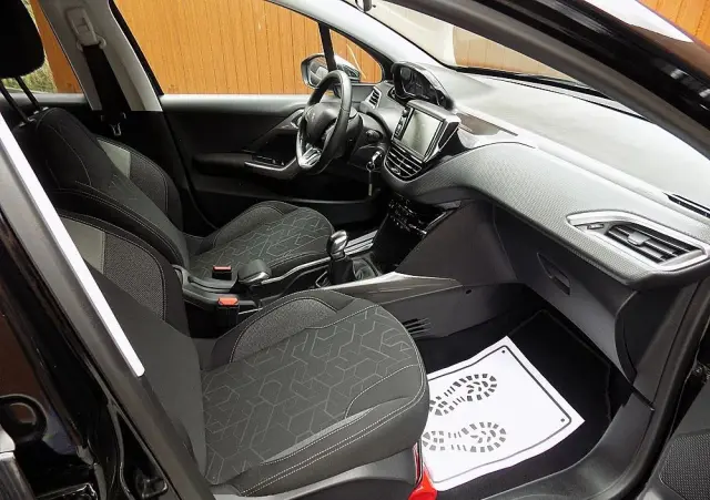 PEUGEOT 2008 PureTech 82 Style