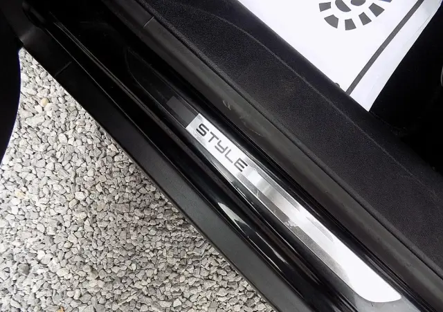 PEUGEOT 2008 PureTech 82 Style