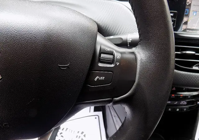 PEUGEOT 2008 PureTech 82 Style