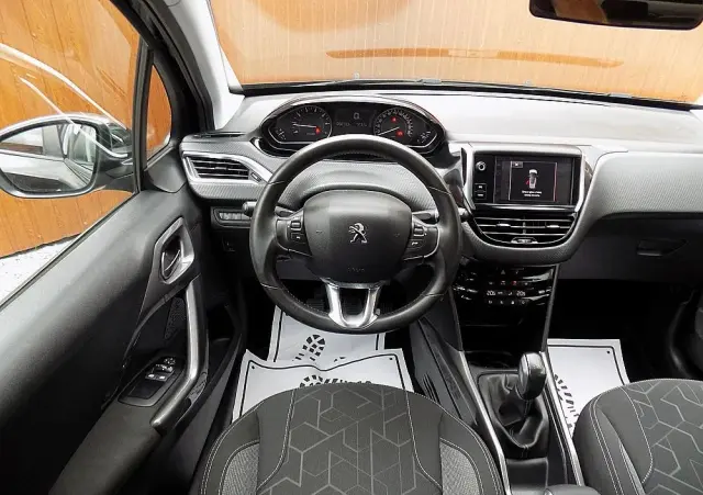 PEUGEOT 2008 PureTech 82 Style