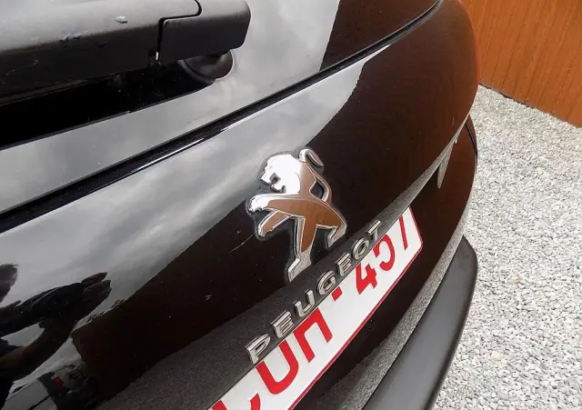 PEUGEOT 2008 PureTech 82 Style