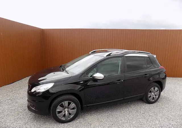 PEUGEOT 2008 PureTech 82 Style