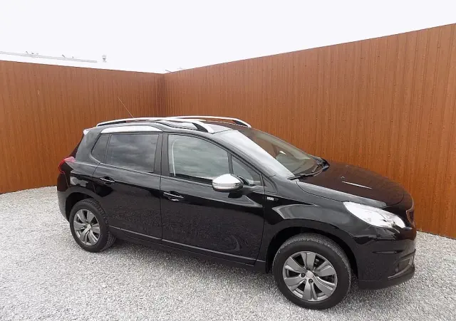 PEUGEOT 2008 PureTech 82 Style