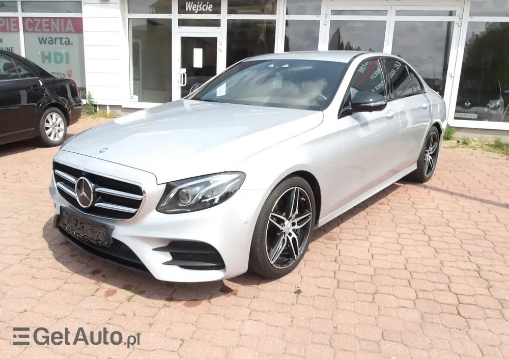 MERCEDES-BENZ Klasa E 220 d 9G-TRONIC AMG Line